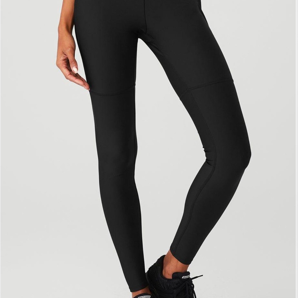 ALO 4 pocket Utility legging